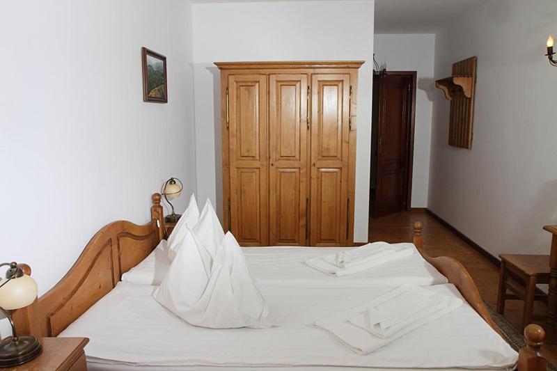 Pensiunea Vraja Muntelui Arieşeni Rom bilde